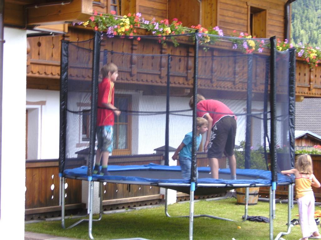Apartmenthaus Innerkratzerhof Prägraten エクステリア 写真