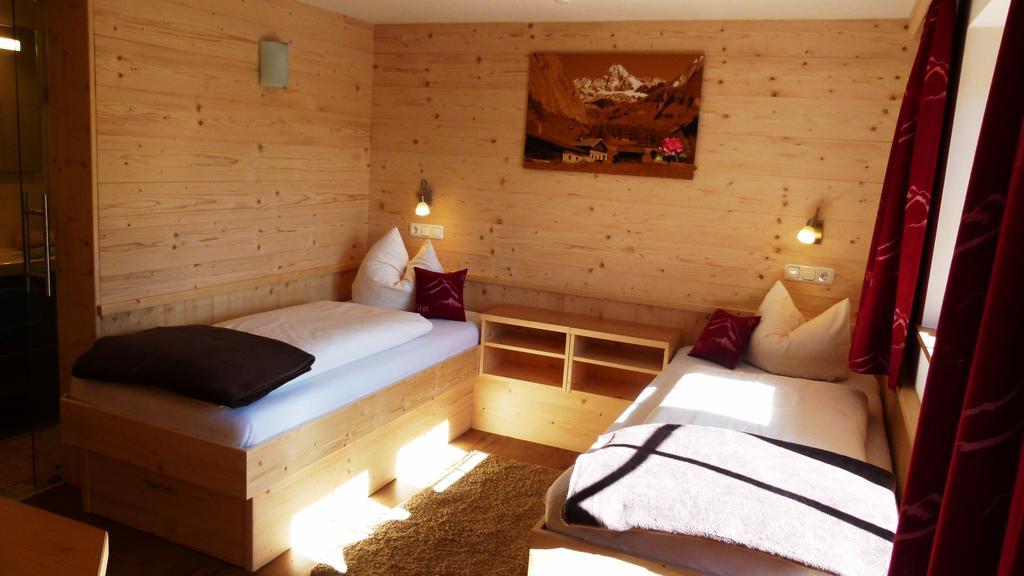 Apartmenthaus Innerkratzerhof Prägraten エクステリア 写真