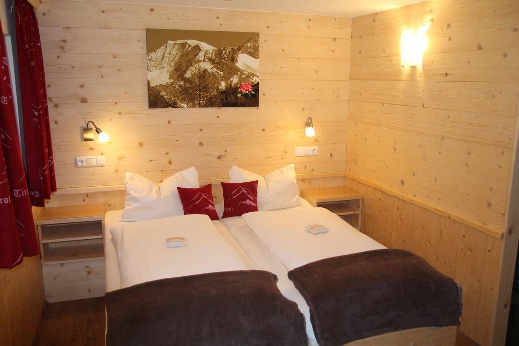 Apartmenthaus Innerkratzerhof Prägraten エクステリア 写真
